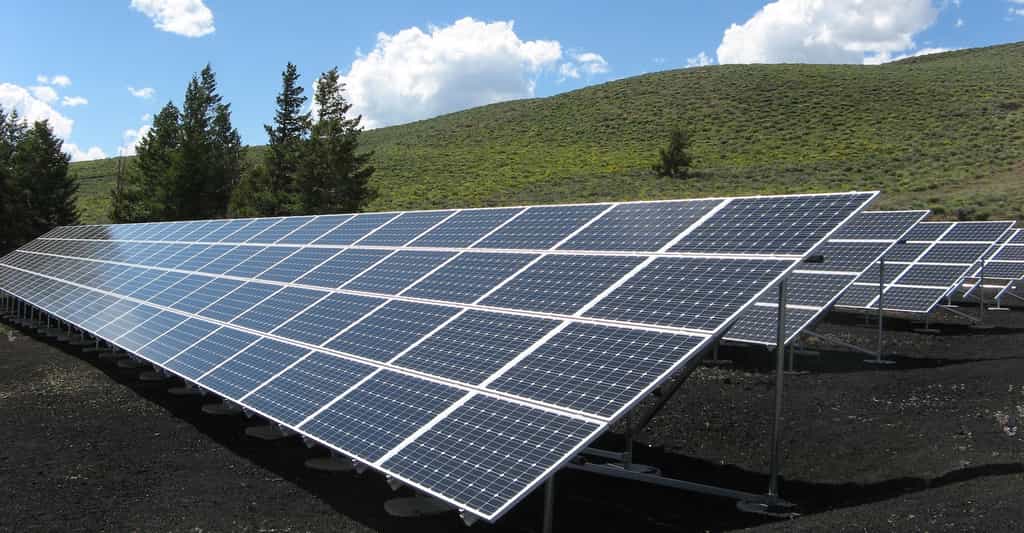 découvrez les avantages de l'énergie photovoltaïque : une solution durable pour réduire vos factures d'électricité et contribuer à la transition énergétique. informez-vous sur les technologies solaires et les étapes pour installer des panneaux photovoltaïques chez vous.