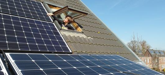 découvrez comment l'autoconsommation photovoltaïque permet de produire votre propre énergie solaire, réduisant ainsi vos factures d'électricité et votre empreinte carbone. informez-vous sur les avantages, les installations et les aides financières disponibles pour optimiser votre transition énergétique.