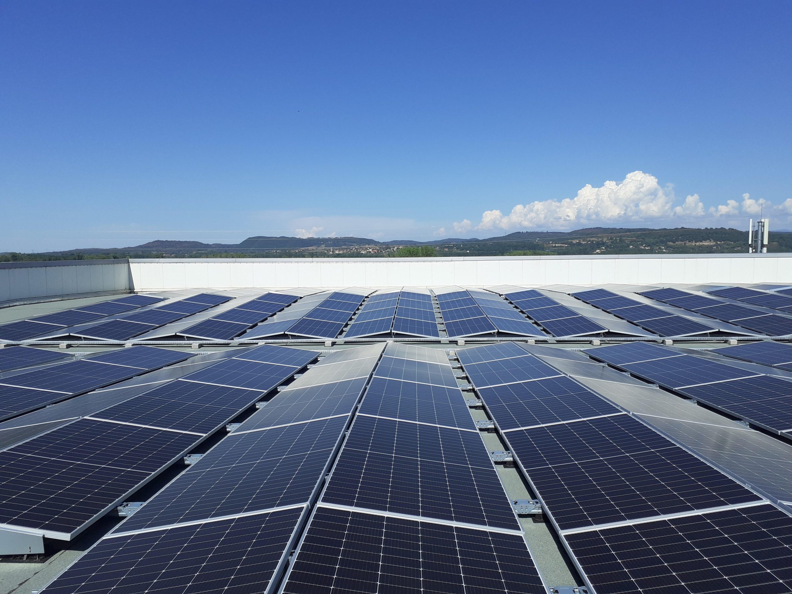 découvrez comment l'énergie photovoltaïque en france pave la voie vers un avenir durable. explorez les innovations, les avantages environnementaux et l'impact positif sur notre planète grâce à l'énergie solaire.