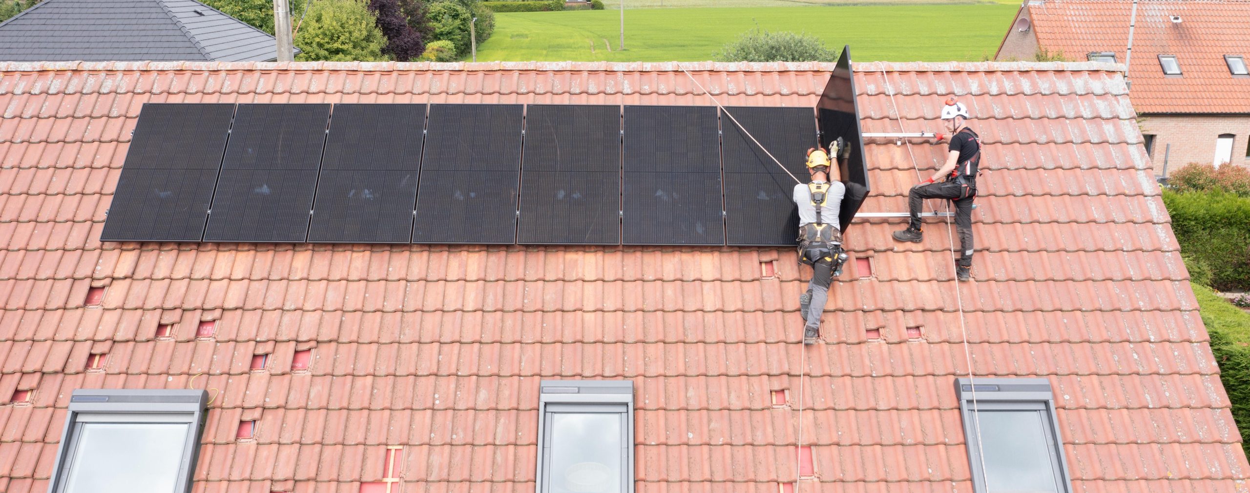 découvrez les solutions photovoltaïques proposées par leroy merlin pour optimiser votre consommation d'énergie. profitez d'installations solaires adaptées à vos besoins et engagez-vous dans une démarche écologique tout en réalisant des économies sur votre facture d'électricité.
