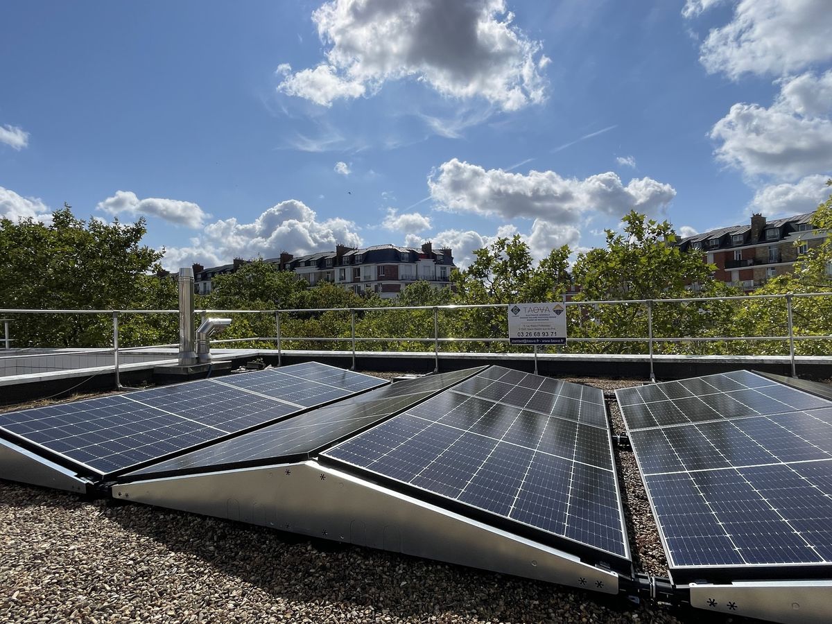 découvrez les solutions photovoltaïques à paris pour optimiser votre consommation d'énergie et réduire votre empreinte carbone. profitez des avantages du soleil et équipez votre habitat avec des panneaux solaires innovants et performants.