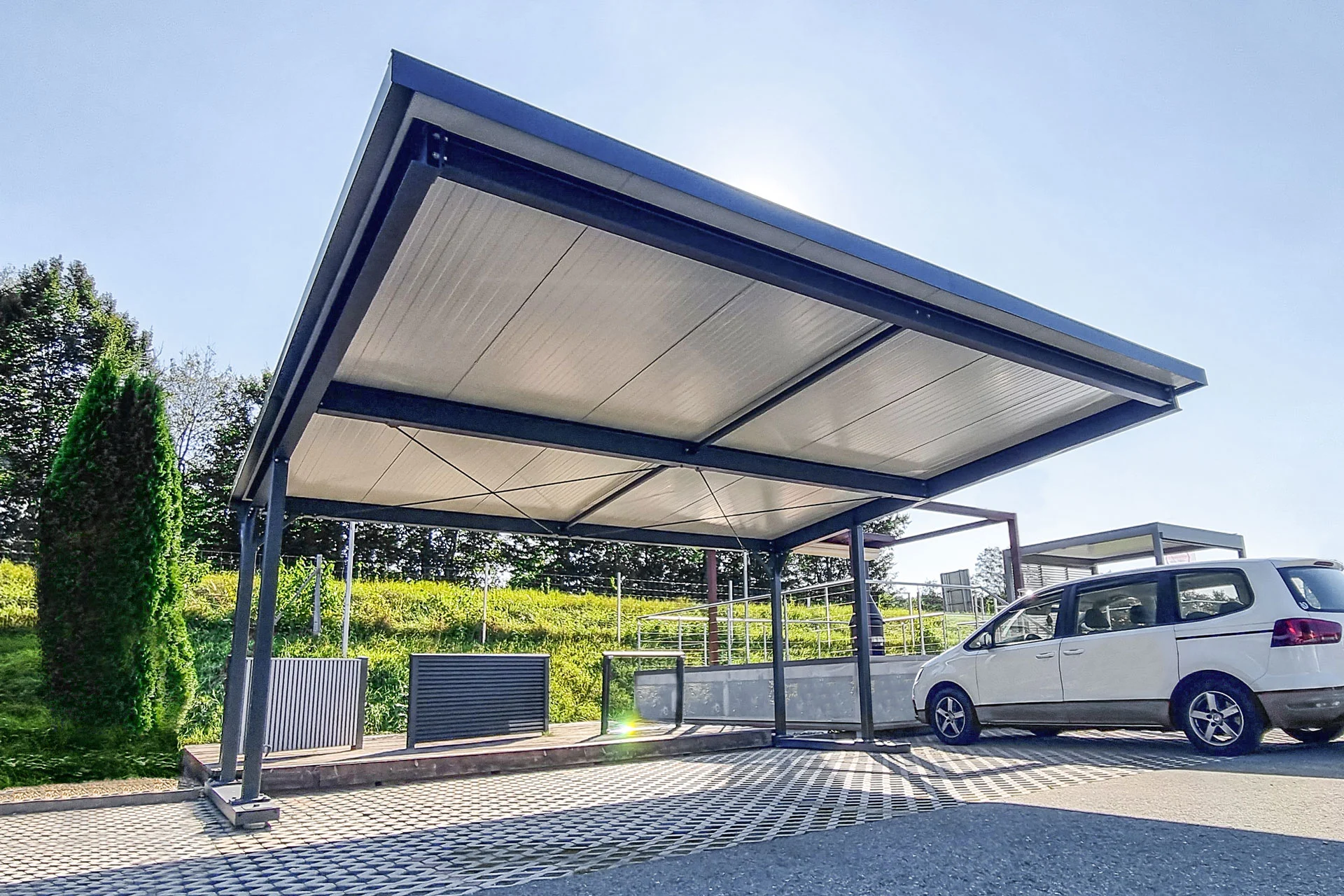 découvrez comment le photovoltaïque pour les particuliers peut transformer votre maison en une source d'énergie renouvelable. apprenez les avantages des panneaux solaires, les économies d'énergie et comment bénéficier d'aides gouvernementales.