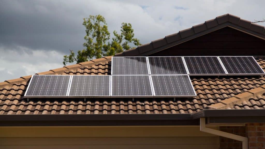 découvrez comment investir dans l'énergie photovoltaïque rentable peut réduire vos factures d'électricité tout en contribuant à un avenir durable. maximisez votre retour sur investissement grâce à des conseils d'experts et des technologies innovantes.