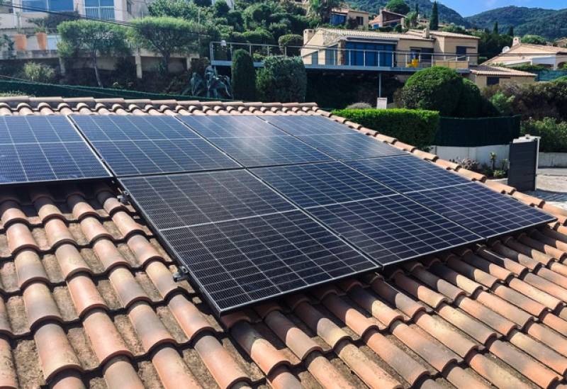 découvrez les solutions photovoltaïques dans le var pour une énergie propre et renouvelable. maximisez votre autonomie énergétique tout en contribuant à la protection de l'environnement grâce à nos équipements de qualité.
