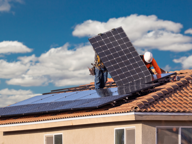 découvrez tout sur le photovoltaïque en vendée : installations solaires, avantages économiques, incitations gouvernementales et solutions écologiques pour un avenir durable.