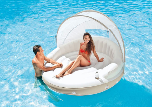 découvrez notre piscine grande, l'espace idéal pour profiter de moments de détente en famille ou entre amis. avec ses dimensions généreuses, elle est parfaite pour la baignade, les jeux aquatiques et les séances de relaxation sous le soleil.