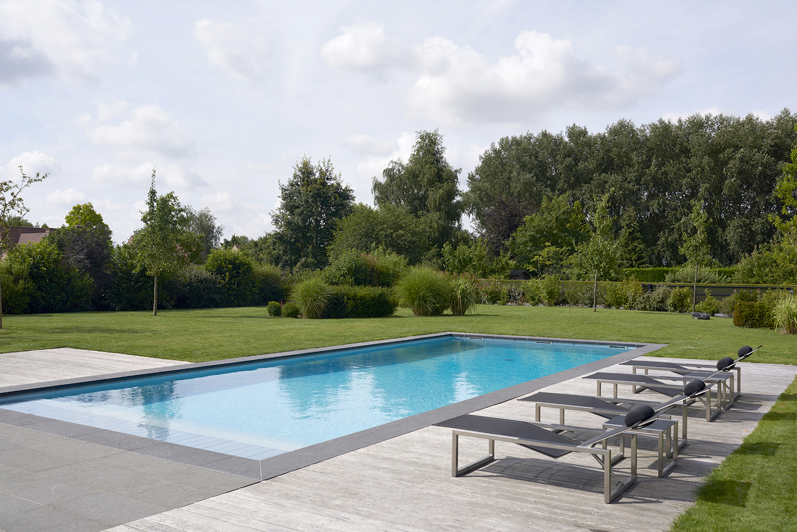 découvrez notre sélection de piscines grandes, idéales pour toute la famille. profitez de moments de détente et de loisirs inoubliables dans un espace aquatique spacieux. plongez dans le confort et la convivialité !