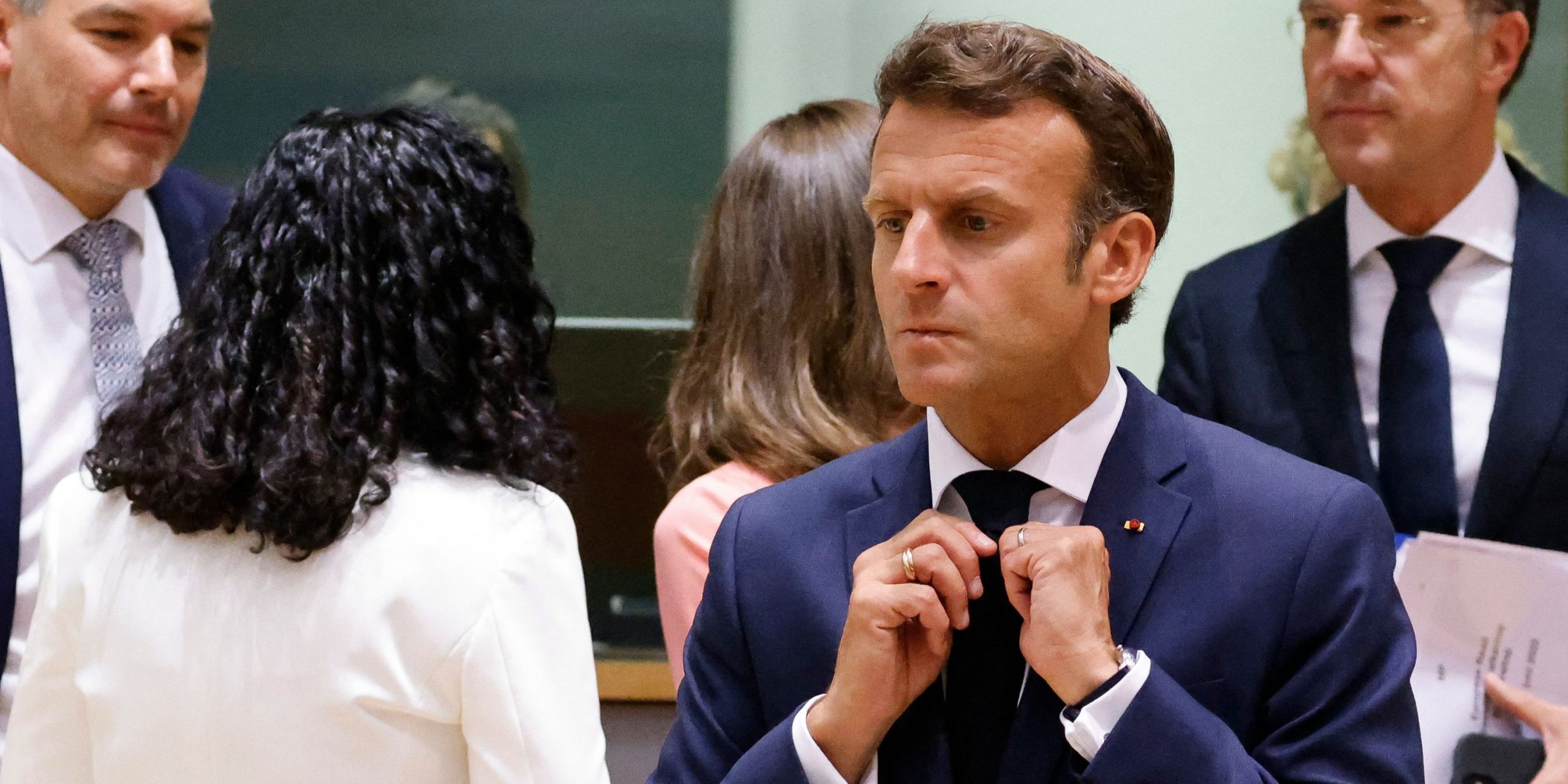 découvrez le plan énergétique de macron, une initiative ambitieuse visant à transformer le paysage énergétique français. analyse des objectifs, des stratégies mises en place et de leur impact sur la transition écologique et le développement durable.