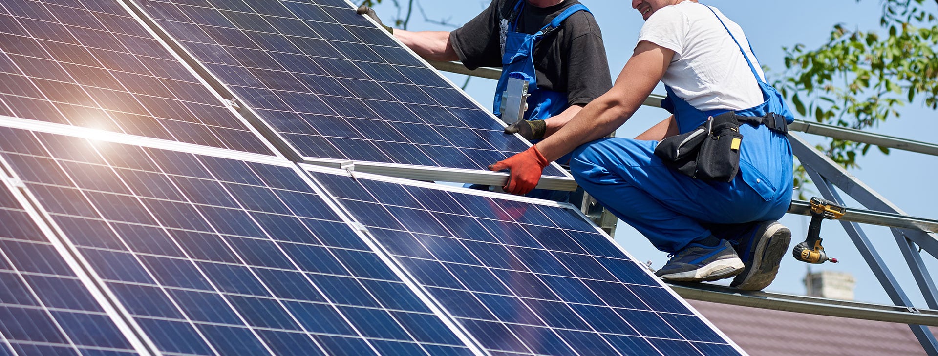 découvrez le plan solaire 2020, une initiative innovante visant à promouvoir l'énergie solaire en tant que solution durable pour un avenir plus vert. explorez les objectifs, les stratégies et les opportunités d'investissement associés à ce plan pour contribuer à la transition énergétique.
