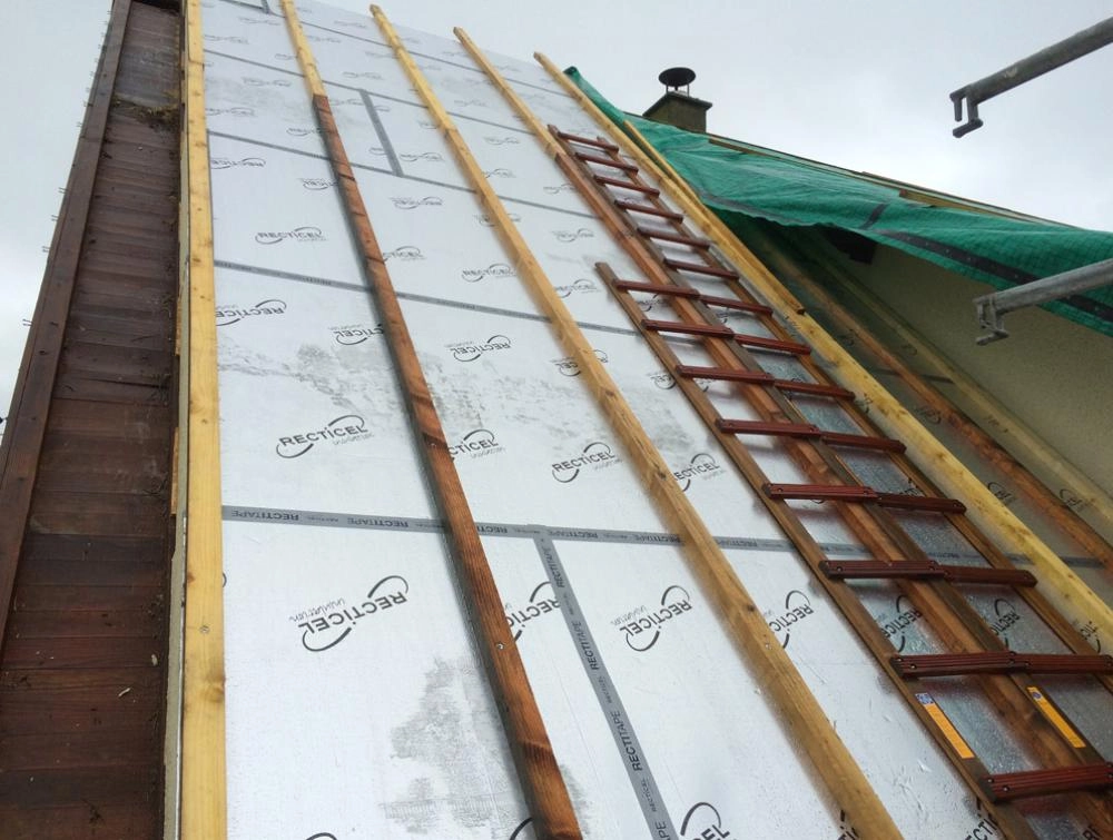 découvrez tout ce qu'il faut savoir sur le poids des panneaux de toiture. apprenez comment choisir le type de panneau adapté pour votre construction, en tenant compte des normes de sécurité et des performances thermiques.