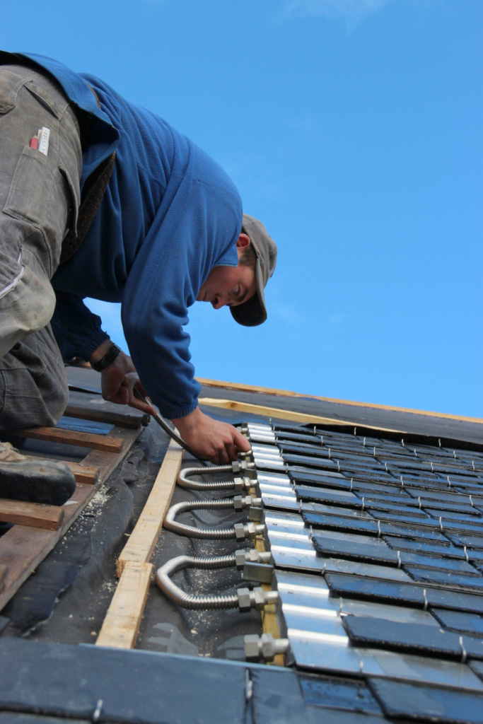 découvrez comment les panneaux solaires sur toiture peuvent transformer votre maison en une source d'énergie renouvelable, réduire vos factures d'électricité et augmenter la valeur de votre propriété. optez pour une solution écologique et économiquement avantageuse dès aujourd'hui !
