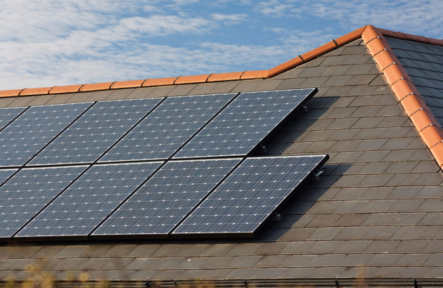 découvrez les avantages des panneaux solaires pour toiture : une solution écologique et économique pour produire votre propre électricité, réduire vos factures énergétiques et valoriser votre habitat. optez pour une énergie renouvelable et contribuez à la protection de l'environnement.