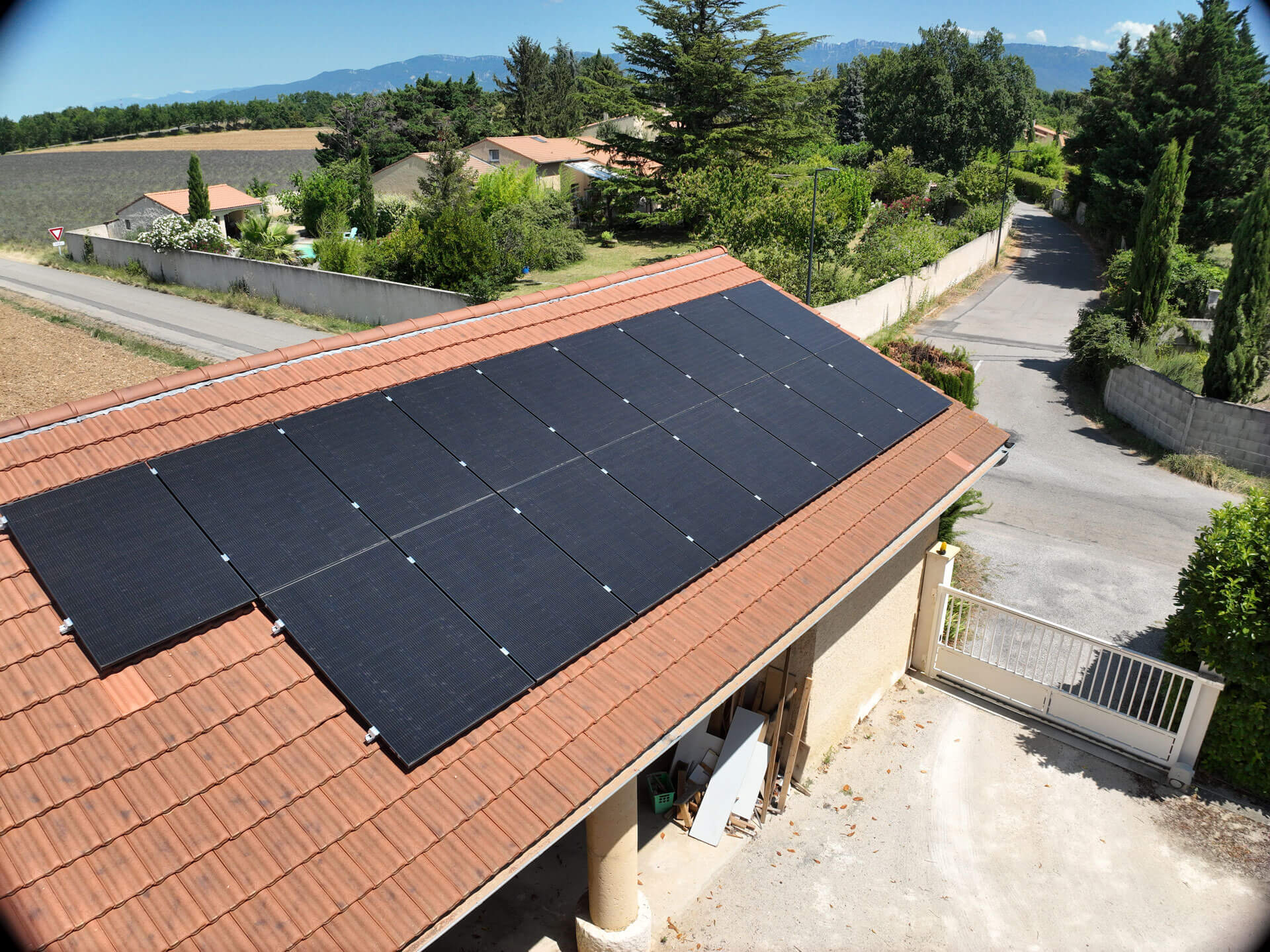 découvrez comment la pose de panneaux solaires peut transformer votre habitat en une source d'énergie durable. profitez d'une installation professionnelle, d'économies sur vos factures d'électricité et d'un impact positif sur l'environnement. optez pour l'énergie solaire dès aujourd'hui !