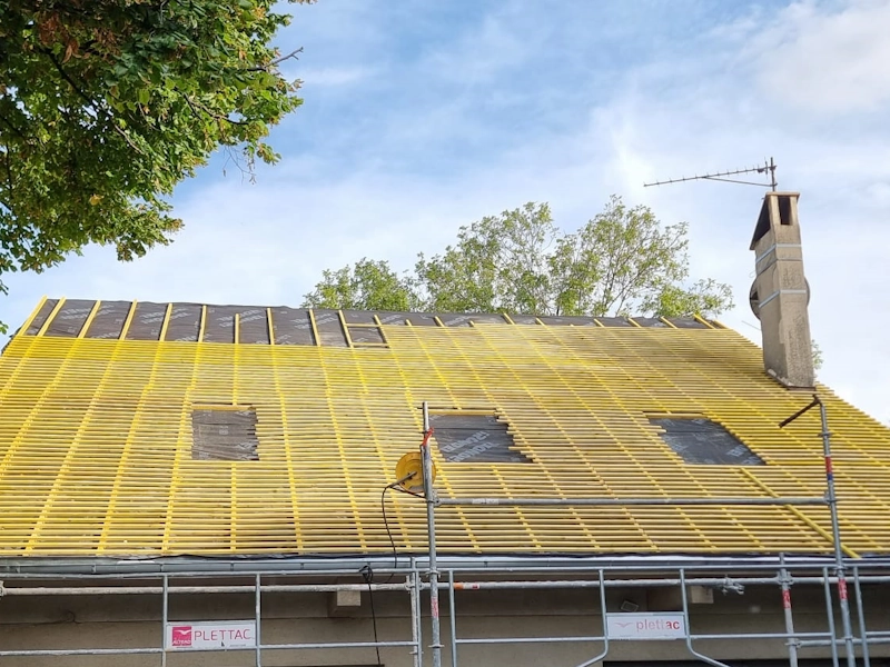 découvrez nos services professionnels de pose de toiture, garantissant une installation de qualité pour protéger votre maison. bénéficiez d'une expertise reconnue et de matériaux durables pour un toit fiable et esthétique. contactez-nous pour un devis personnalisé !