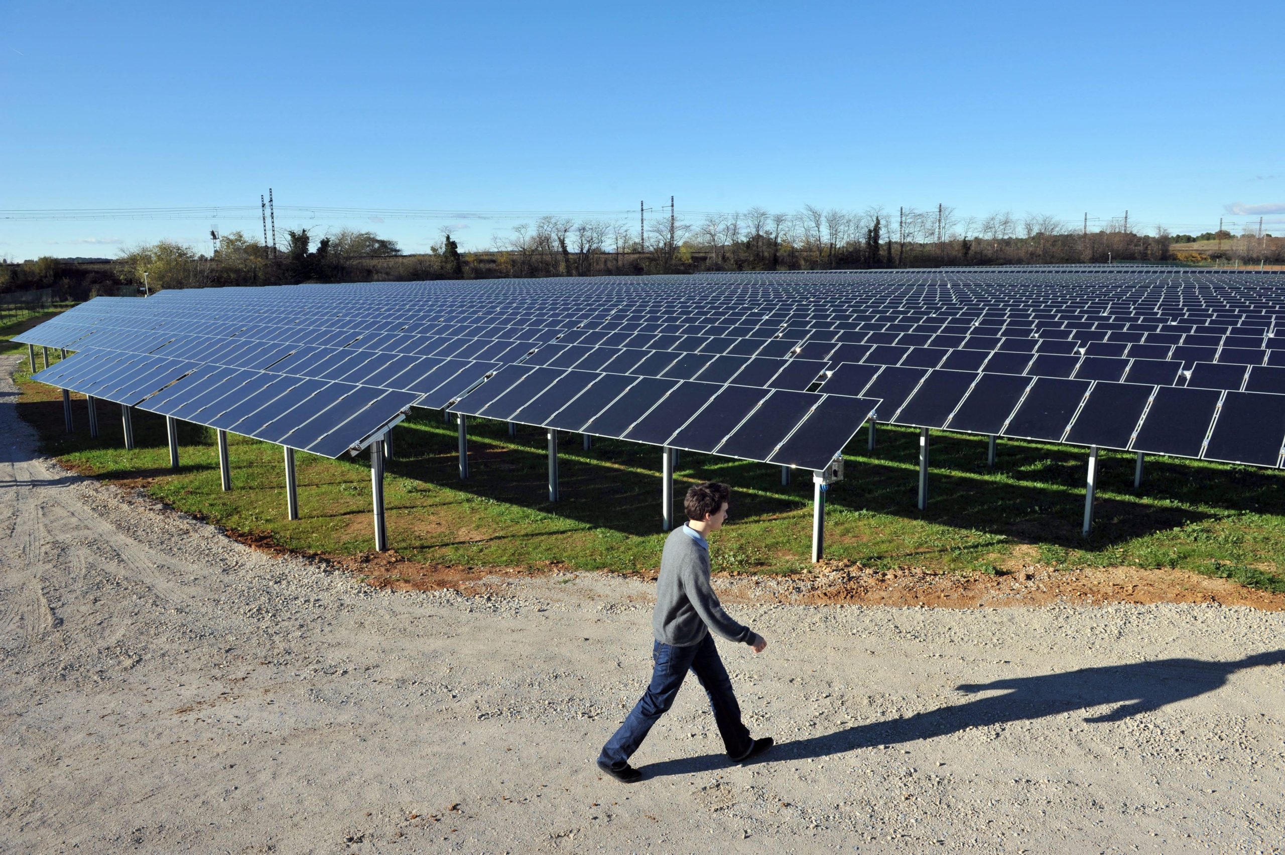 découvrez le potentiel solaire : explorations sur l'énergie solaire, ses avantages, ses applications et comment elle peut transformer notre avenir énergétique. informez-vous sur les technologies innovantes et les opportunités d'investissement dans le secteur de l'énergie renouvelable.