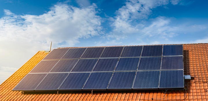 découvrez la prime solaire, une aide financière incitative pour les particuliers souhaitant investir dans l'énergie solaire. favorisez la transition énergétique tout en réalisant des économies sur vos factures d'électricité grâce à cette solution avantageuse.