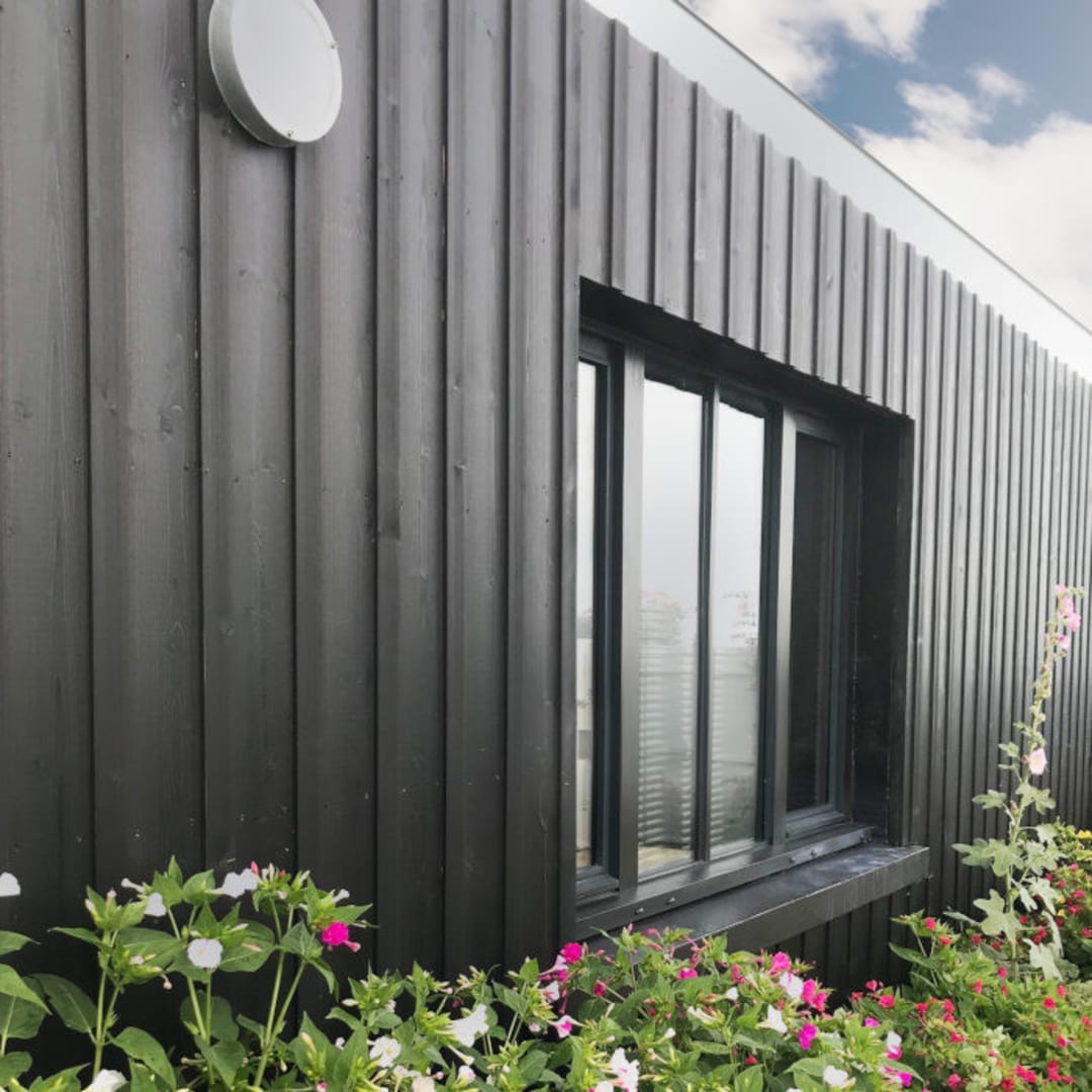 découvrez les prix du bardage en bois et comparez les différentes options pour embelir votre façade. informez-vous sur les types de bois, les finitions et les coûts afin de réaliser votre projet de rénovation ou de construction en toute sérénité.