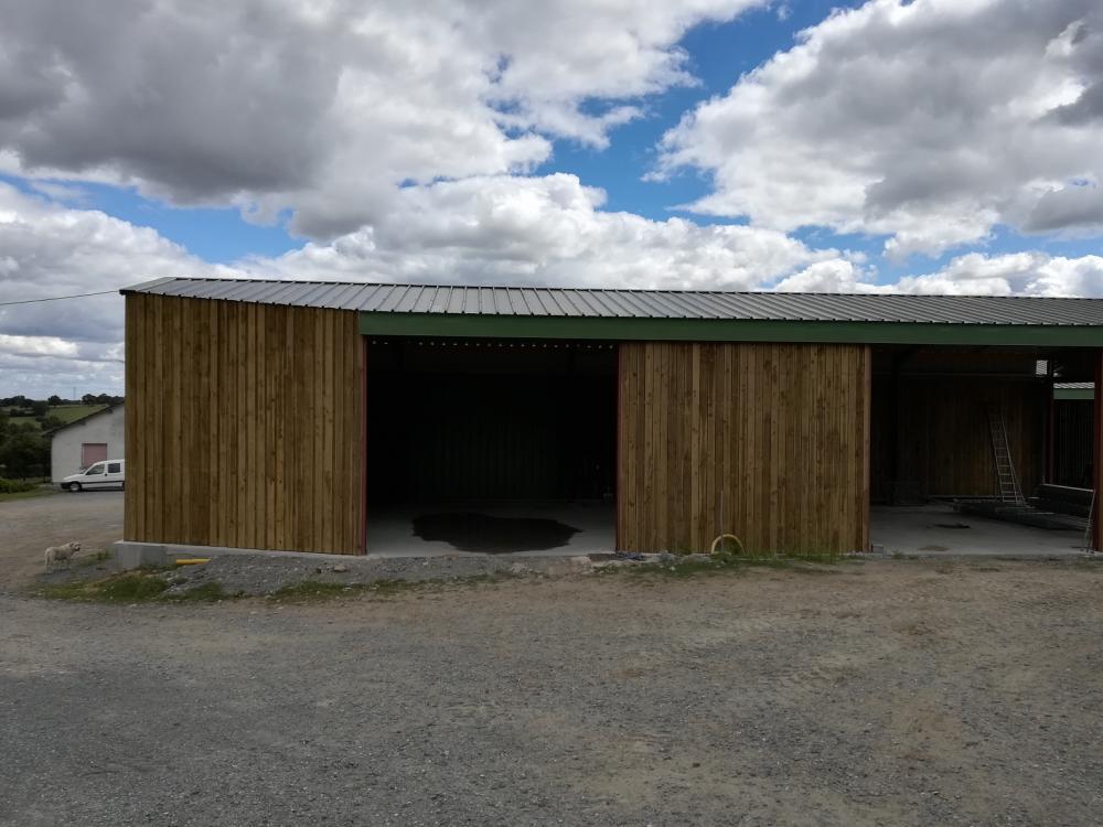 découvrez nos solutions de bâtiments de stockage agricole à des prix compétitifs. optimisez votre espace de stockage tout en respectant votre budget avec nos constructions adaptées à vos besoins spécifiques.
