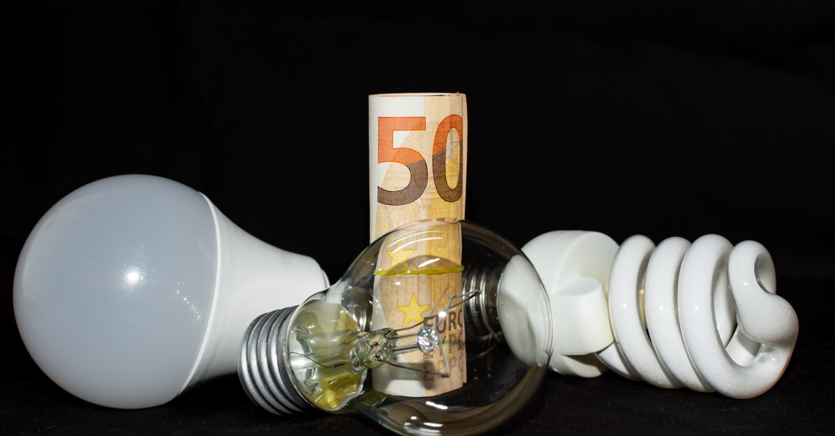 découvrez notre analyse des prix de l'électricité en 2025 : tendances, prévisions et conseils pour anticiper les hausses et optimiser vos dépenses énergétiques.