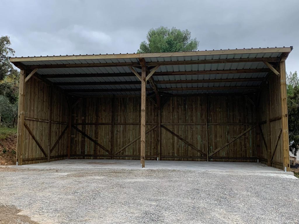 découvrez les prix des hangars en bois, des solutions idéales pour le stockage et l'abri de vos biens. comparez les offres et trouvez le hangar bois qui correspond à vos besoins et votre budget.