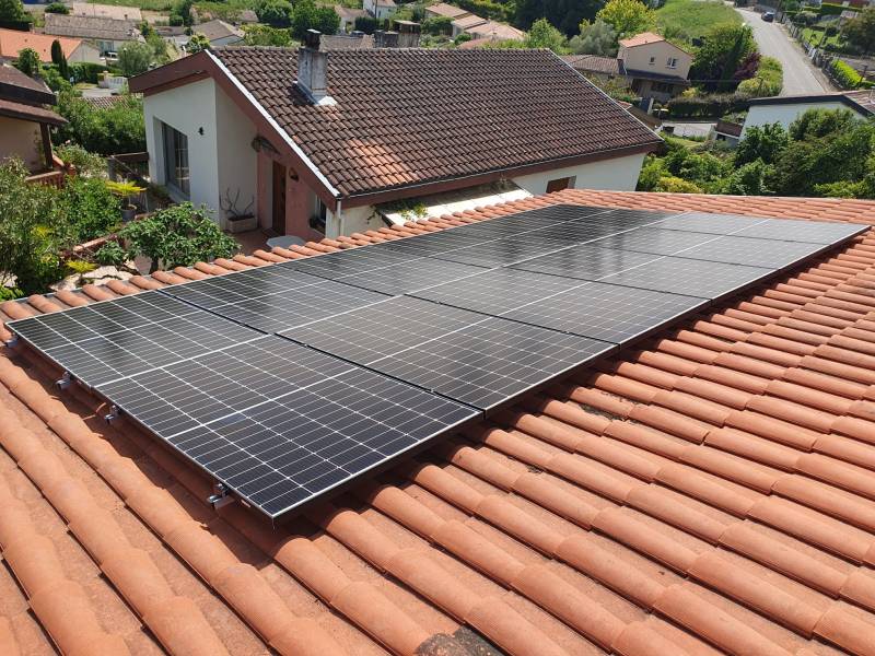 découvrez les prix d'installation de panneaux photovoltaïques et les facteurs qui influencent le coût. informez-vous sur les subventions disponibles et les avantages d'investir dans l'énergie solaire pour réduire votre facture d'électricité tout en préservant l'environnement.