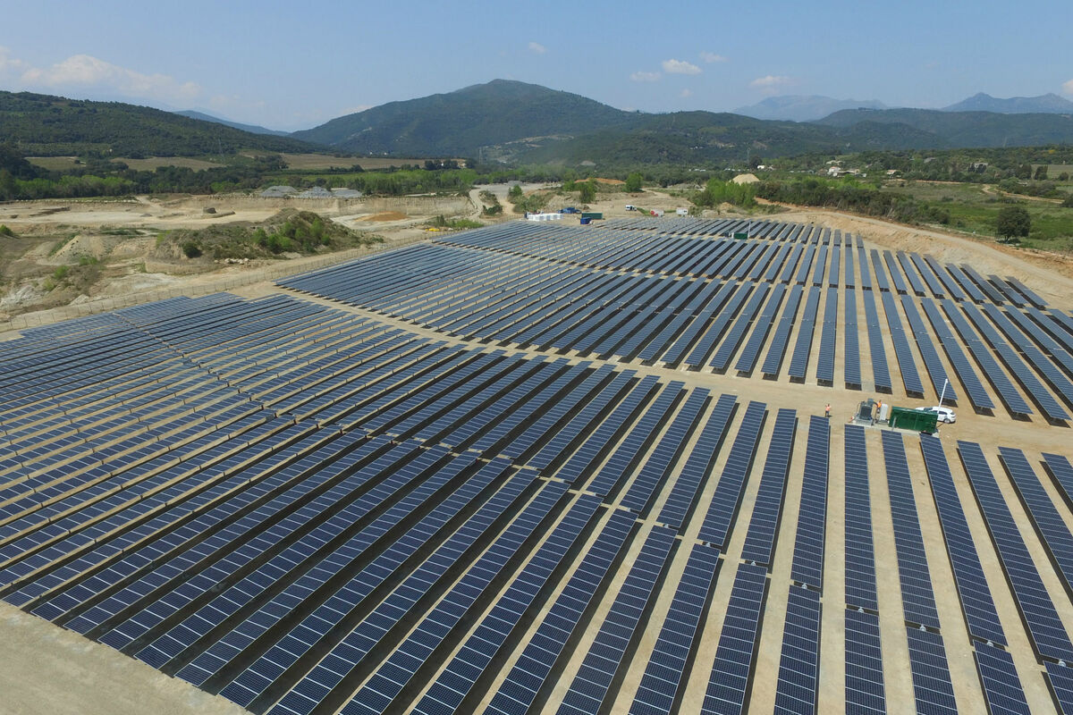 découvrez les prix des panneaux solaires tesla et profitez d'une énergie renouvelable innovante. comparez les options, les coûts d'installation et les économies d'énergie à long terme pour un choix éclairé vers une consommation durable.