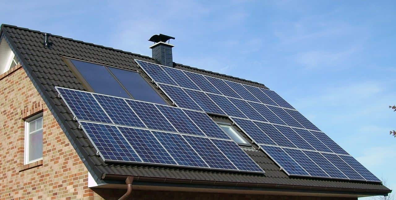 découvrez les nouveautés sur les prix des panneaux solaires en 2023. comparez les offres, bénéficiez de conseils d'experts et faites le choix économique et écologique pour votre maison. informez-vous sur les aides financières disponibles pour rendre votre projet solaire accessible.