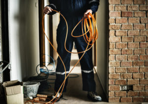 découvrez les tarifs de rénovation électrique pour une superficie de 100m2. obtenez des estimations précises, des conseils d'experts et des solutions adaptées à vos besoins pour moderniser votre installation électrique en toute sécurité.