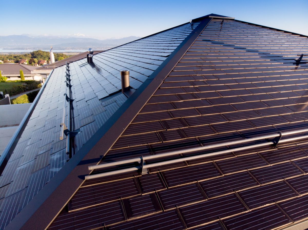 découvrez les prix des toits solaires tesla et comment ils peuvent transformer votre maison en une source d'énergie durable. comparez les options, les avantages et les économies potentielles pour faire un choix éclairé.