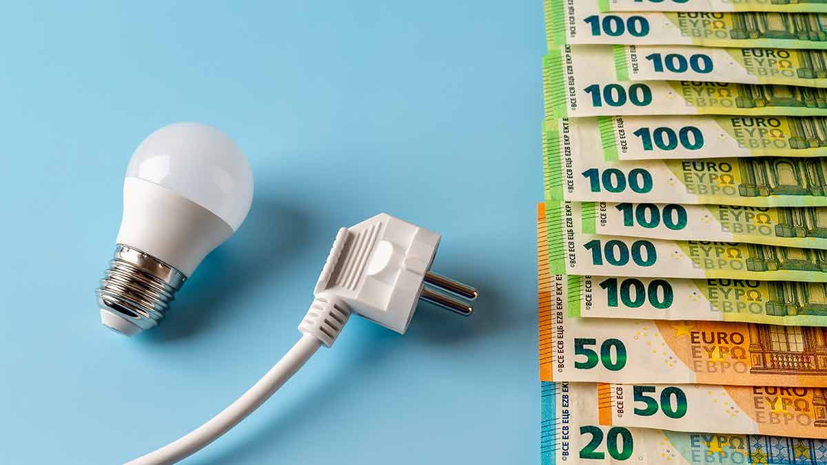 découvrez le monde de l'électricité : des bases fondamentales aux applications innovantes. apprenez tout sur la production, la distribution et l'utilisation de l'électricité pour un avenir durable.
