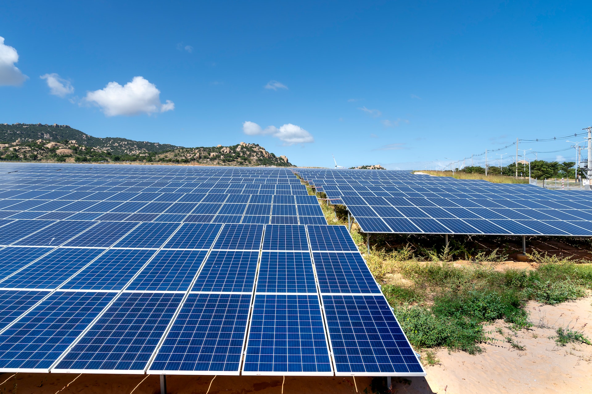 découvrez notre projet innovant dédié à l'énergie solaire, visant à promouvoir des solutions durables et respectueuses de l'environnement. rejoignez-nous dans la transition vers une énergie propre et renouvelable, avec des initiatives concrètes pour un avenir énergétique durable.