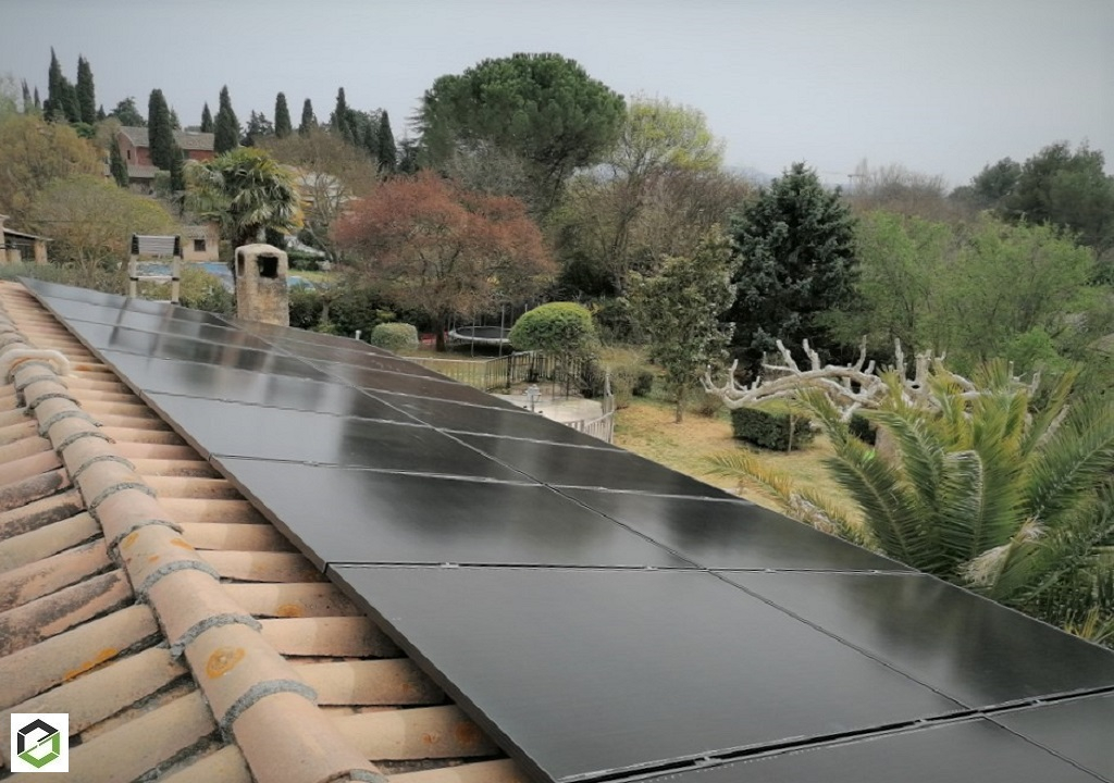 découvrez les avantages d'un toit photovoltaïque : une solution écologique et économique pour produire votre propre énergie solaire, réduire vos factures d'électricité et contribuer à la protection de l'environnement.