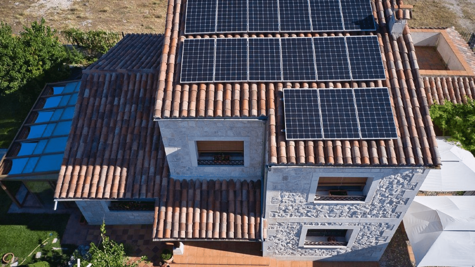 découvrez nos solutions de rachat de crédit photovoltaïque pour optimiser votre investissement solaire. réduisez vos mensualités et profitez de nouveaux avantages financiers tout en contribuant à une énergie durable.