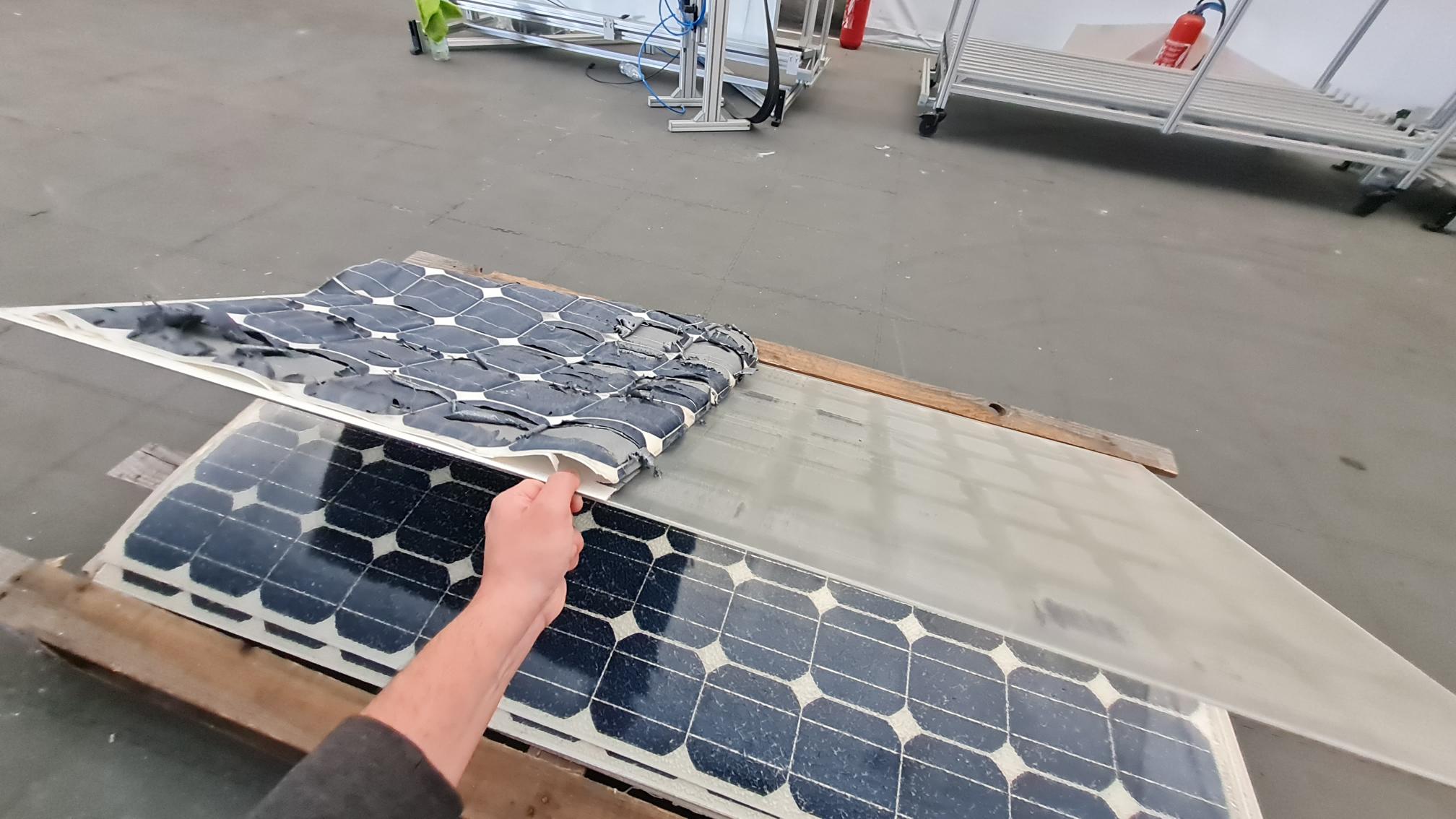 découvrez l'importance du recyclage des panneaux photovoltaïques pour une énergie durable. apprenez comment recycler ces dispositifs afin de réduire l'impact environnemental et promouvoir l'économie circulaire dans le secteur des énergies renouvelables.
