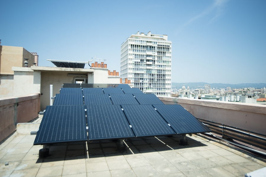 découvrez les facteurs influençant le rendement des panneaux solaires et apprenez comment maximiser leur efficacité pour une production d'énergie optimale. informez-vous sur les dernières technologies et stratégies d'installation pour tirer le meilleur parti de votre investissement solaire.