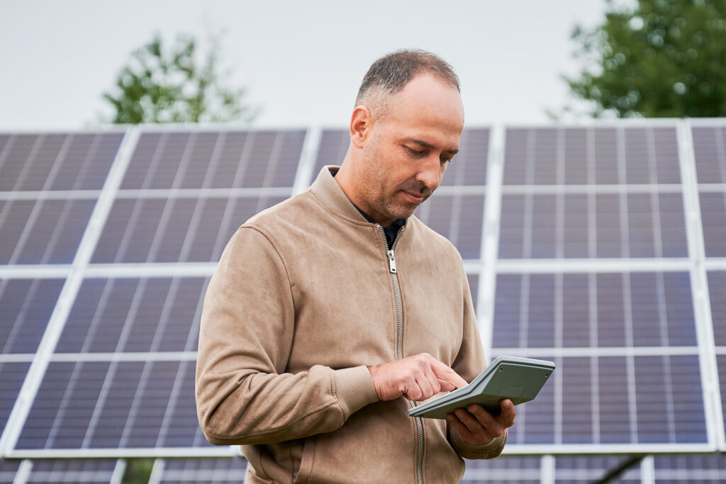 découvrez comment maximiser le rendement de vos panneaux solaires avec nos conseils pratiques et astuces. apprenez les facteurs influençant l'efficacité des systèmes solaires et optimisez votre installation pour une production d'énergie optimale.