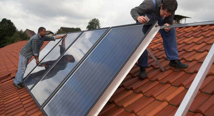 découvrez comment l'installation de panneaux solaires peut transformer la rentabilité de votre hôtel. optimisez vos coûts énergétiques tout en adoptant une approche écoresponsable. explorez les avantages financiers et environnementaux d'une transition vers l'énergie solaire pour votre établissement.
