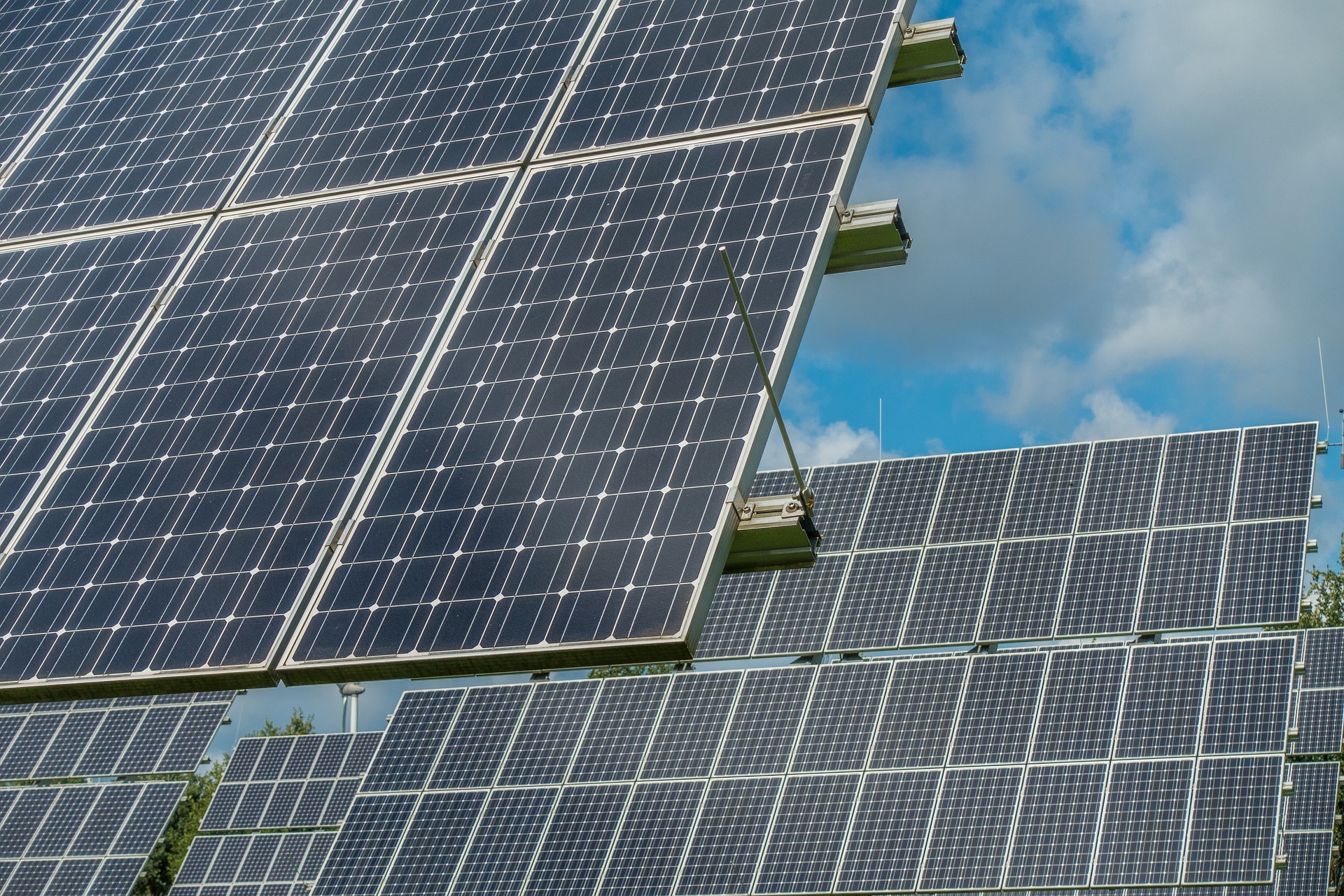 découvrez comment les panneaux solaires peuvent améliorer la rentabilité de votre hôtel. en réduisant les coûts énergétiques et en augmentant votre attractivité écologique, investissez dans une solution durable pour un avenir plus rentable.