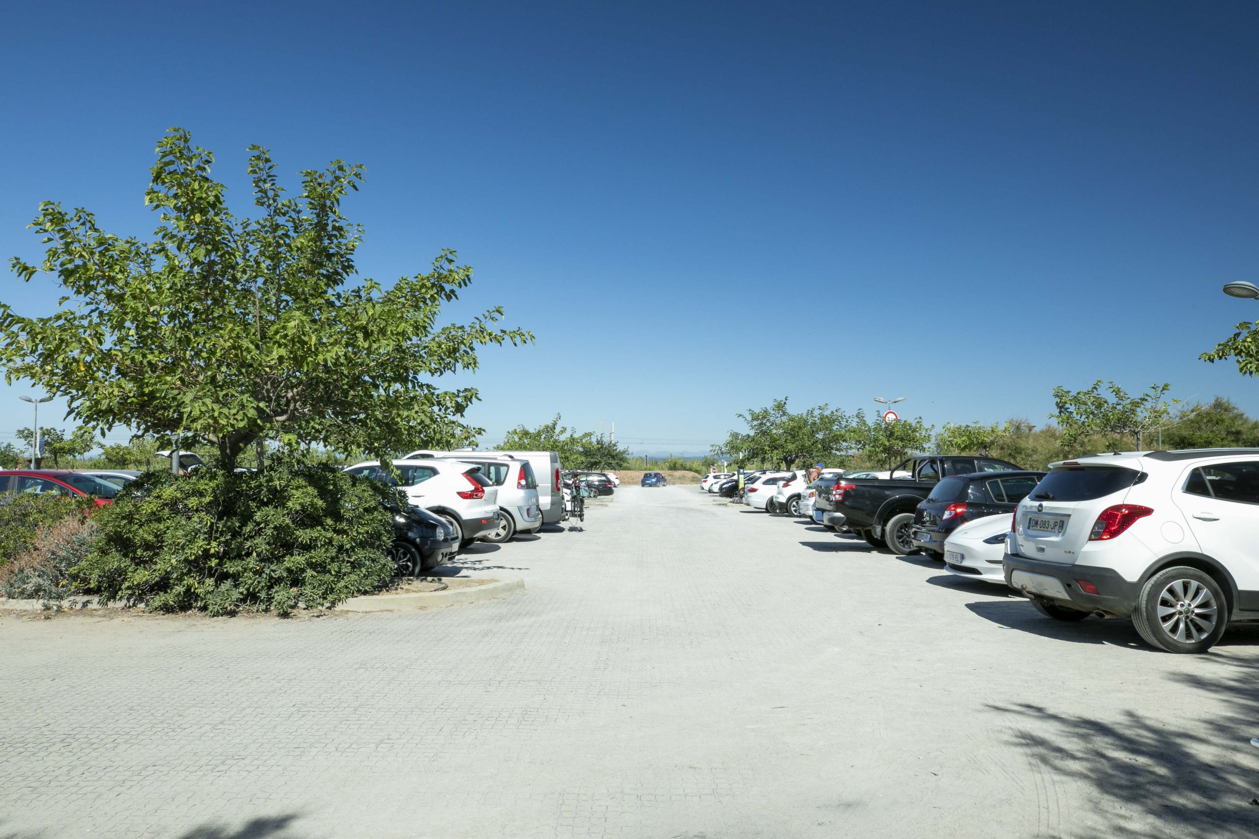 découvrez comment générer un revenu passif grâce à la location de votre parking mensuel. optimisez votre espace inutilisé et transformez-le en une source de revenus réguliers tout en répondant à une demande croissante de solutions de stationnement.