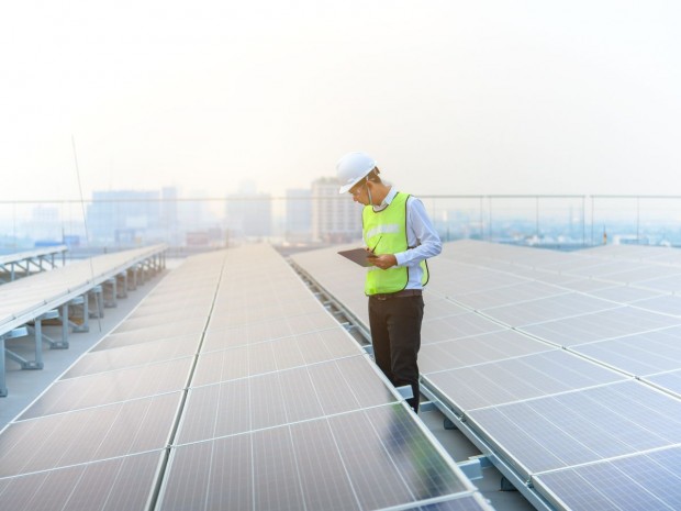 découvrez comment la révolution des panneaux solaires transforme notre manière de produire de l'énergie durable. explorez les innovations technologiques, les avantages écologiques et économiques de l'énergie solaire qui changent le paysage énergétique mondial.