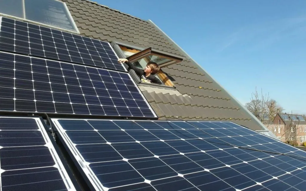 découvrez le rôle essentiel des panneaux photovoltaïques dans la production d'énergie renouvelable. apprenez comment ils transforment la lumière du soleil en électricité, contribuant à la durabilité environnementale et à la réduction des factures d'énergie.