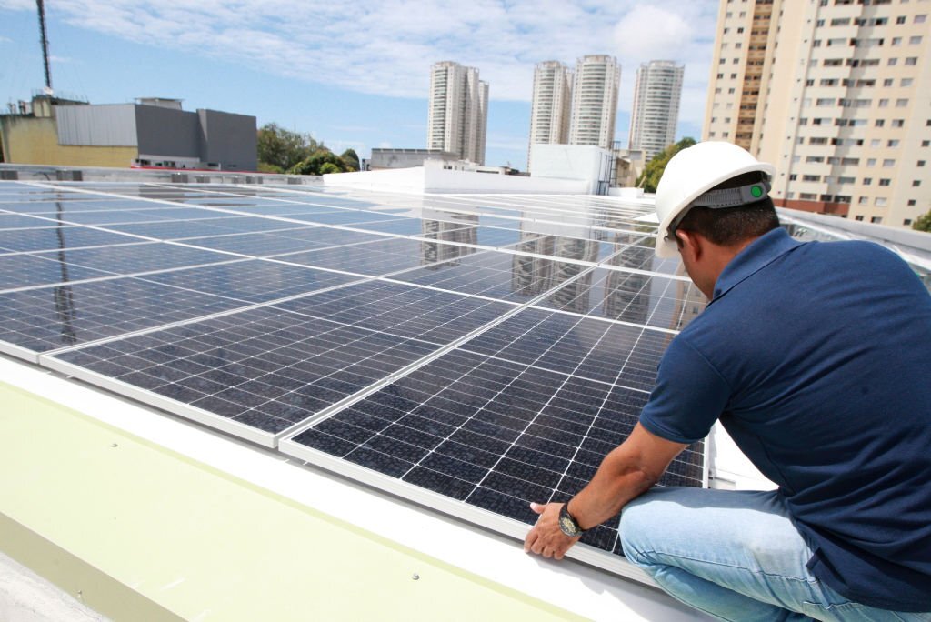 découvrez comment assurer la sécurité de vos panneaux solaires avec des conseils pratiques et des solutions efficaces. protégez votre investissement tout en maximisant leur performance.
