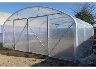 découvrez notre gamme de serres agricoles, idéales pour optimiser votre production tout en protégeant vos cultures des intempéries. parfaites pour les agriculteurs amateurs et professionnels, nos serres offrent des solutions adaptables à vos besoins spécifiques.