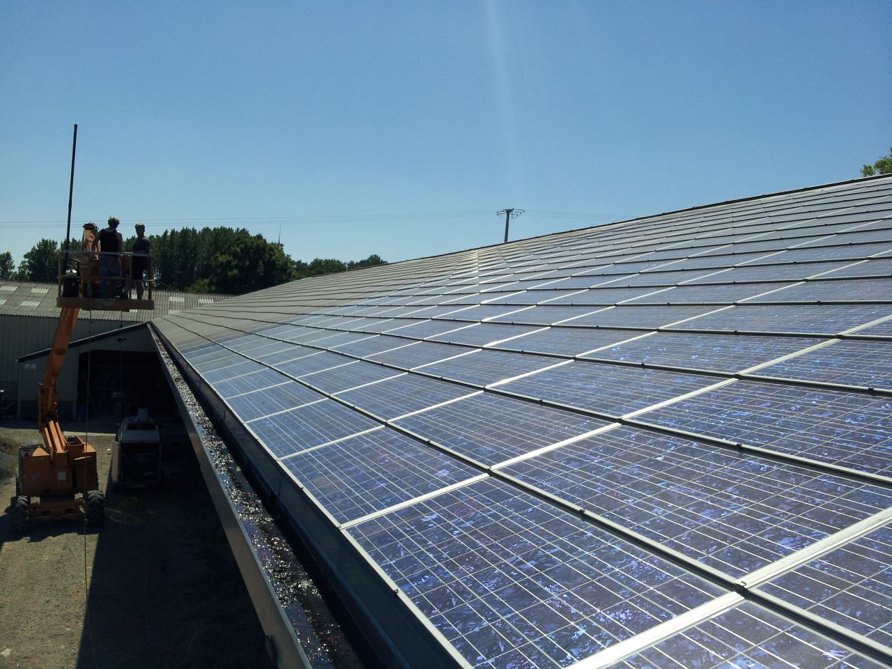 découvrez nos services solaires pro, spécialisés dans l'installation et la maintenance de solutions énergétiques durables pour les entreprises. optez pour l'énergie renouvelable et réduisez vos coûts tout en protégeant l'environnement.
