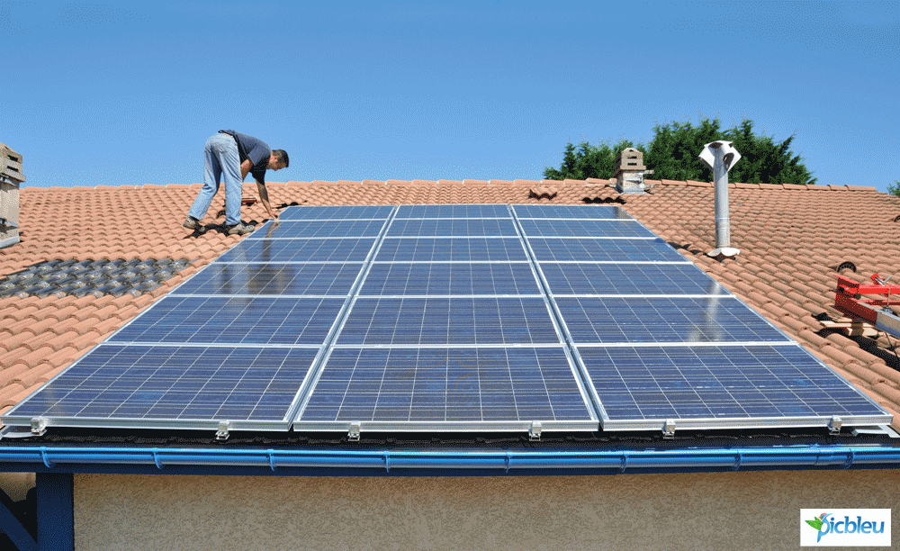découvrez le silicium photovoltaïque, un matériau clé dans la fabrication de panneaux solaires. apprenez comment il contribue à la conversion de la lumière du soleil en énergie électrique, ses avantages pour l'environnement et son rôle dans la transition énergétique.