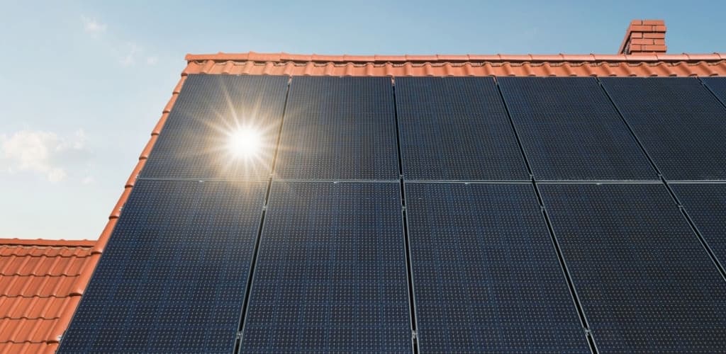 découvrez le monde du photovoltaïque, une source d'énergie renouvelable qui transforme la lumière du soleil en électricité. informez-vous sur les avantages des panneaux solaires, les technologies disponibles, et comment installer un système photovoltaïque chez vous pour réduire vos factures d'énergie et contribuer à un avenir durable.