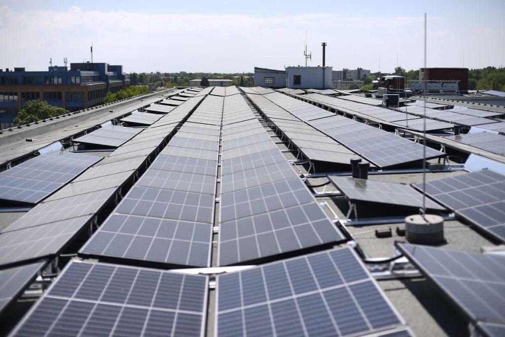 découvrez notre société spécialisée dans l'installation de panneaux photovoltaïques, offrant des solutions durables et innovantes pour produire votre propre électricité. profitez d'une énergie verte et réduisez vos factures, tout en contribuant à la protection de l'environnement.