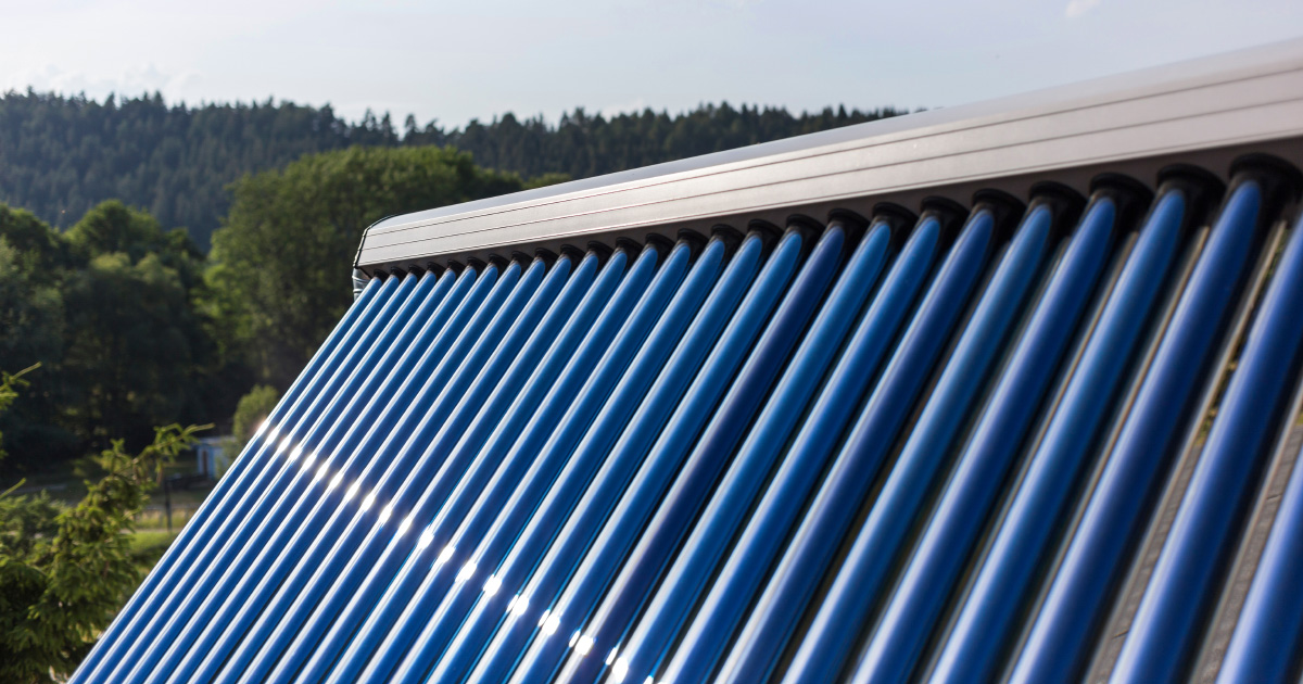découvrez le solaire thermique, une solution efficace et durable pour produire de l'eau chaude sanitaire. optimisez votre confort tout en réduisant votre empreinte carbone grâce à cette technologie renouvelable. informez-vous sur les avantages, le fonctionnement et les installations disponibles pour chaque type de logement.