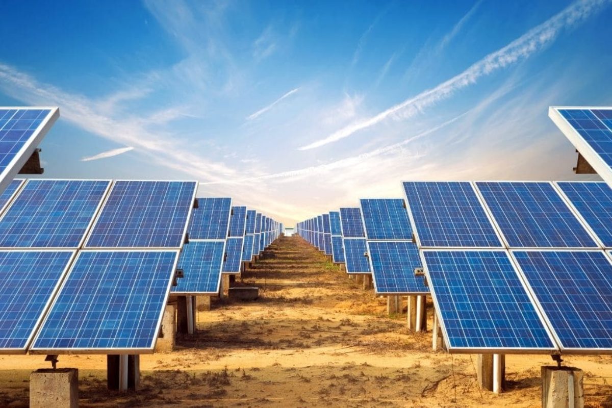explorez l'univers de l'énergie solaire : des solutions innovantes pour réduire votre empreinte carbone, des panneaux photovoltaïques performants et des conseils pour un avenir durable.