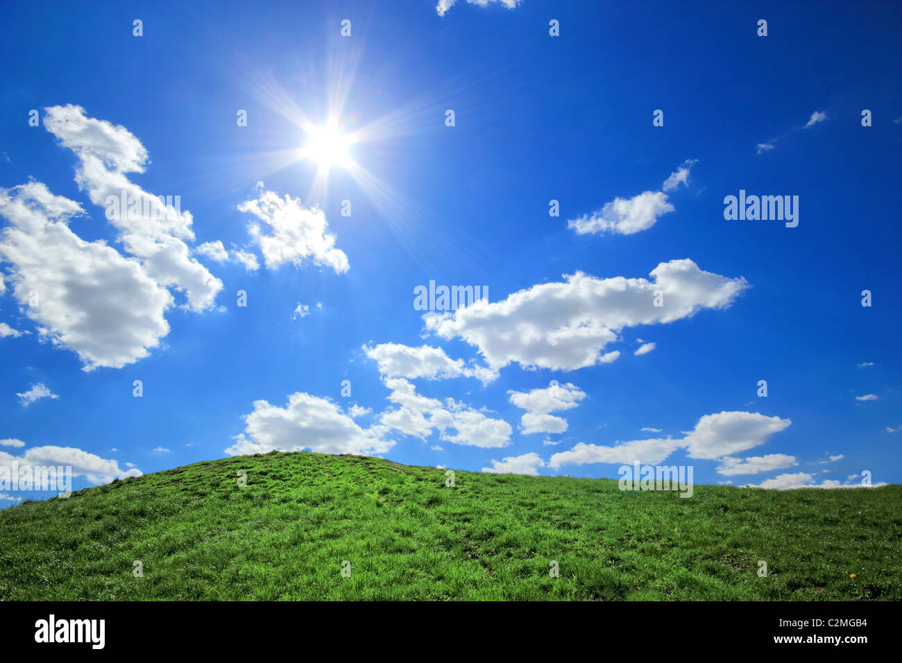 découvrez la magie du soleil à midi, un moment où la lumière révèle la beauté du monde. profitez de nos conseils pour passer une journée ensoleillée et agréablement mémorable.